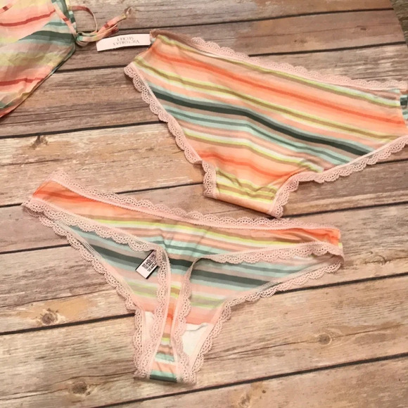 NWT Victoria's Secret Bundle - Picture 7 of 8